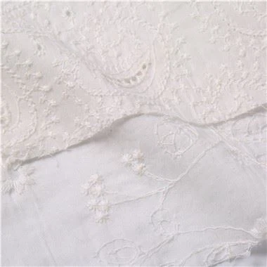 Fehér pamut hímzett szövet